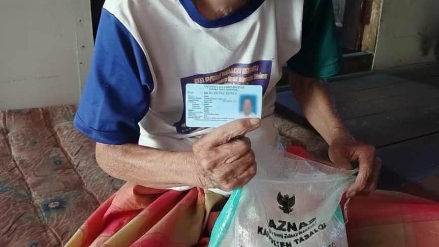 Pembagian  Bela Tani Desa Warukin Bulan November