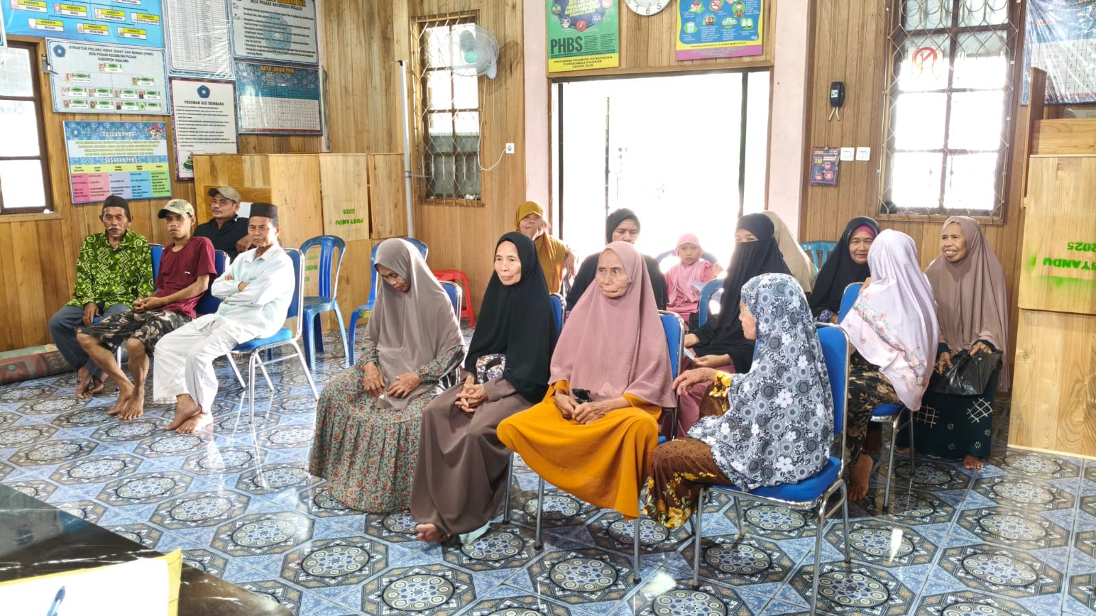 BLT Dana Desa Cair, 25 KPM Desa Pugaan Terima Bantuan Rp900 Ribu