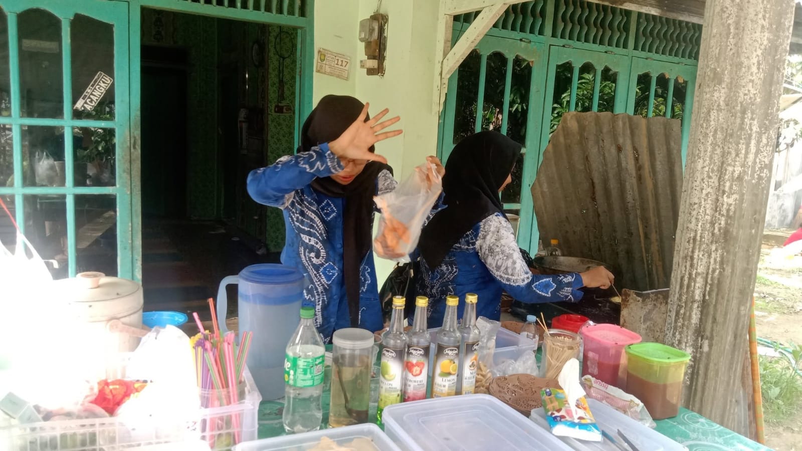 Sempol dan aneka frozen food