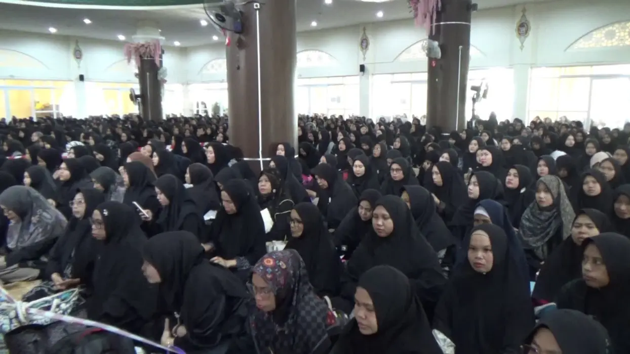 Antusias Tinggi, Ribuan Muslimah Padati Kajian Ustadzah Halimah Alaydrus di Tabalong