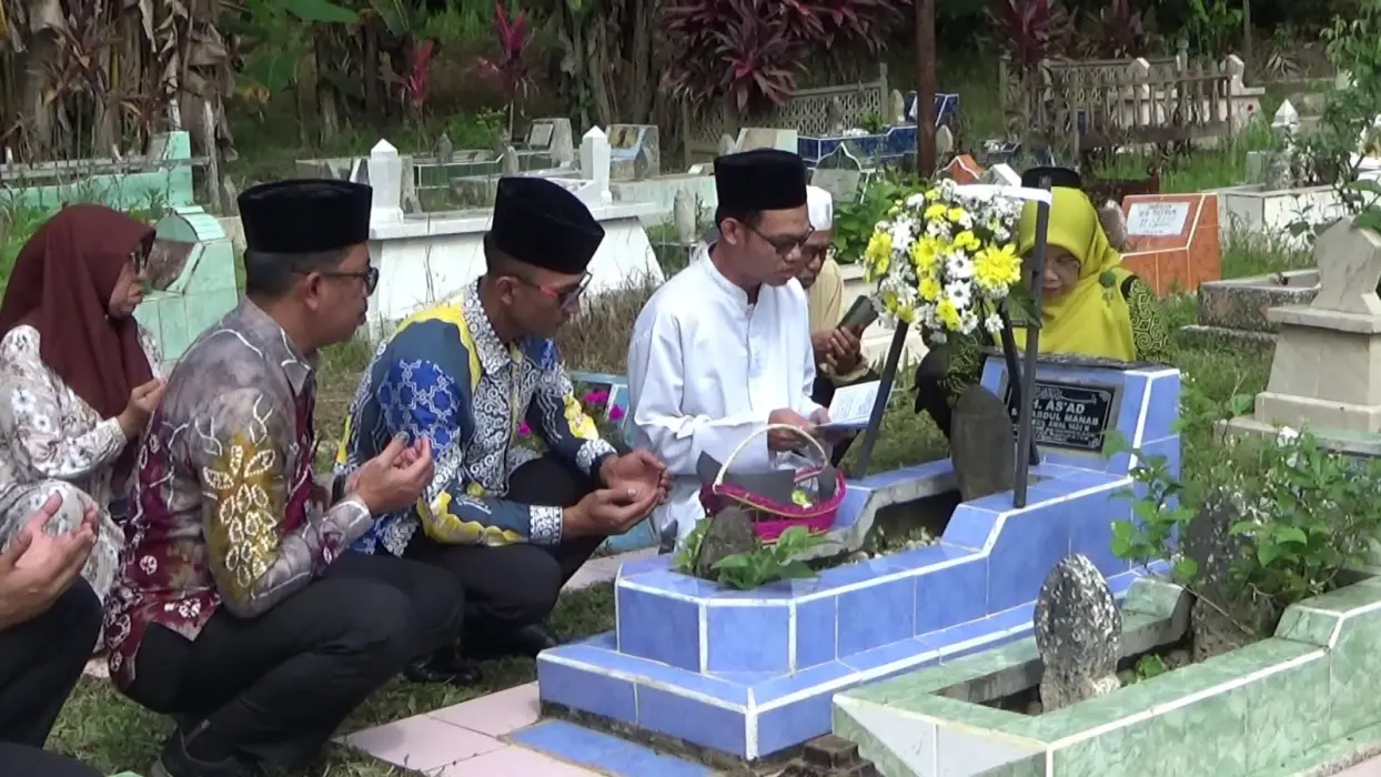 Dandim 1008 Tabalong Ziarahi Makam Penuntut H. Asad, Wujud Penghormatan Pada Pejuang