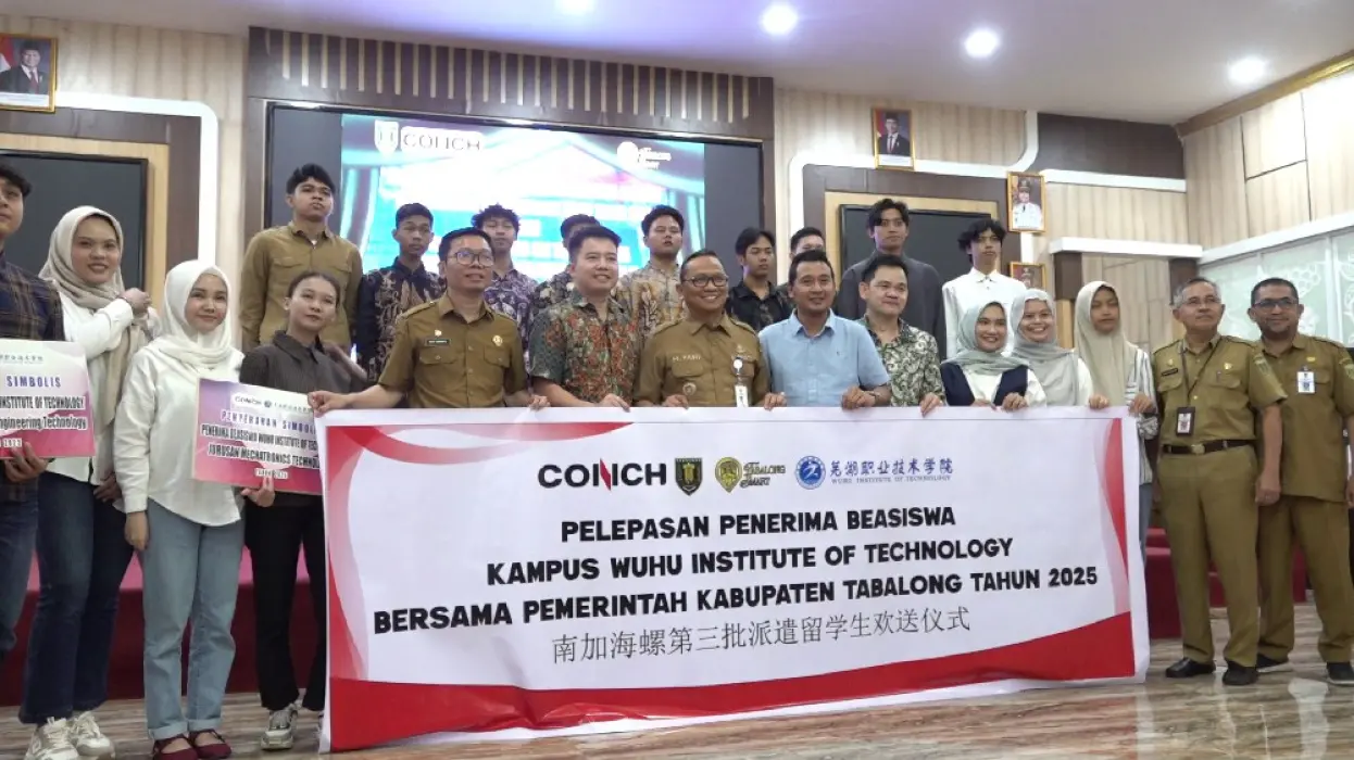 16 Putra-Putri Tabalong Raih Beasiswa ke China, Bupati Lepas dengan Pesan Amanah & Harapan