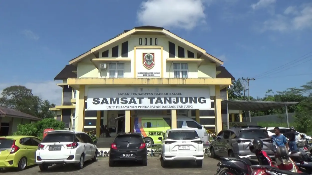 Pasca Libur Lebaran, Layanan Samsat Tanjung Diserbu Ribuan Warga