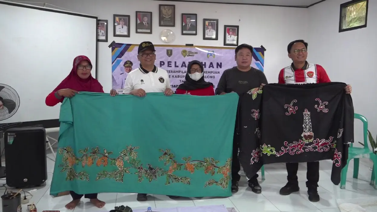 Perempuan Tabalong Antusias Belajar Membatik, Buka Peluang Usaha Baru