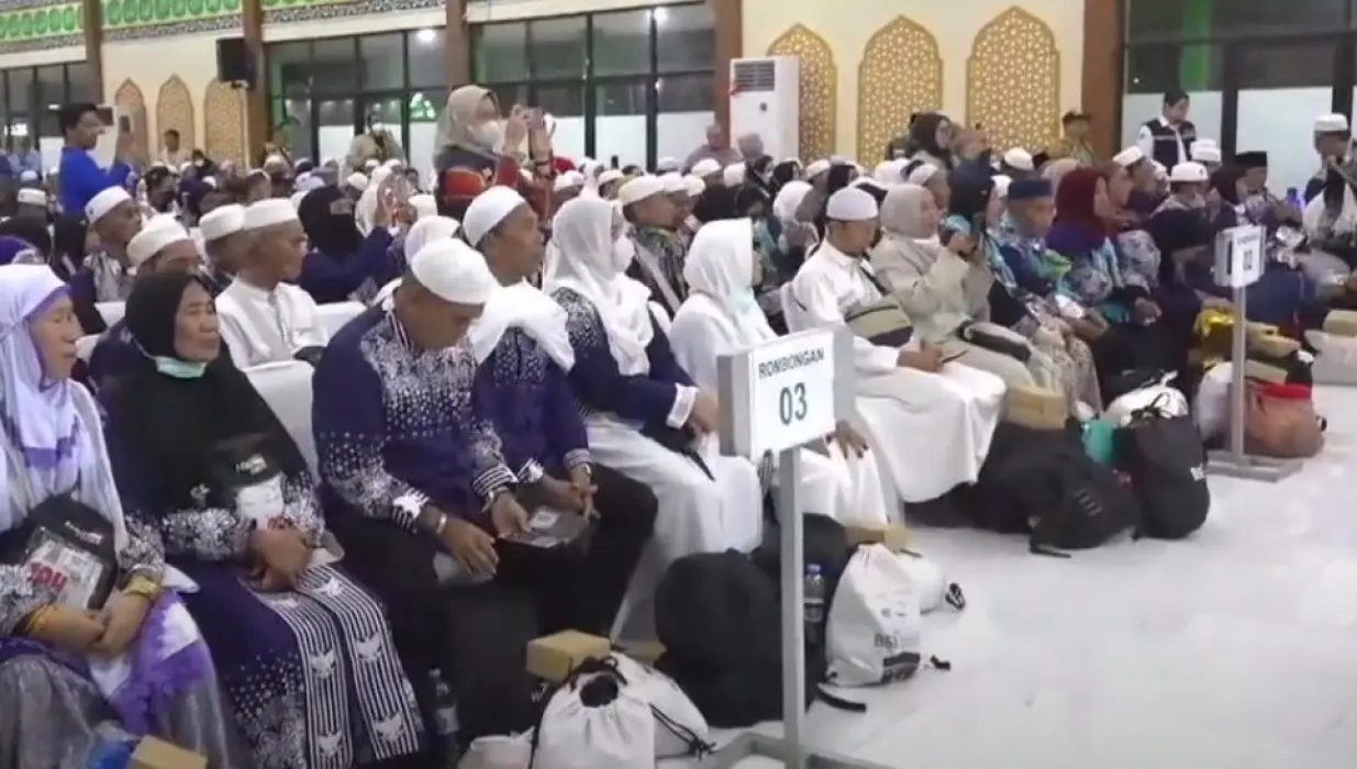 423 Jemaah Haji Kloter 13 Debarkasi BJM Tiba di Tanah Air, 5 Jemaah Tanazzul