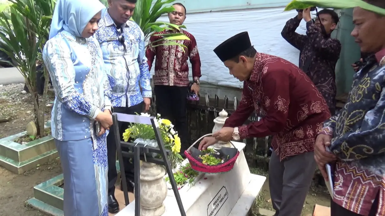 Ketua DPRD Tabalong Ziarahi Makam Penuntut, Dorong Pelestarian Sejarah Perjuangan Daerah
