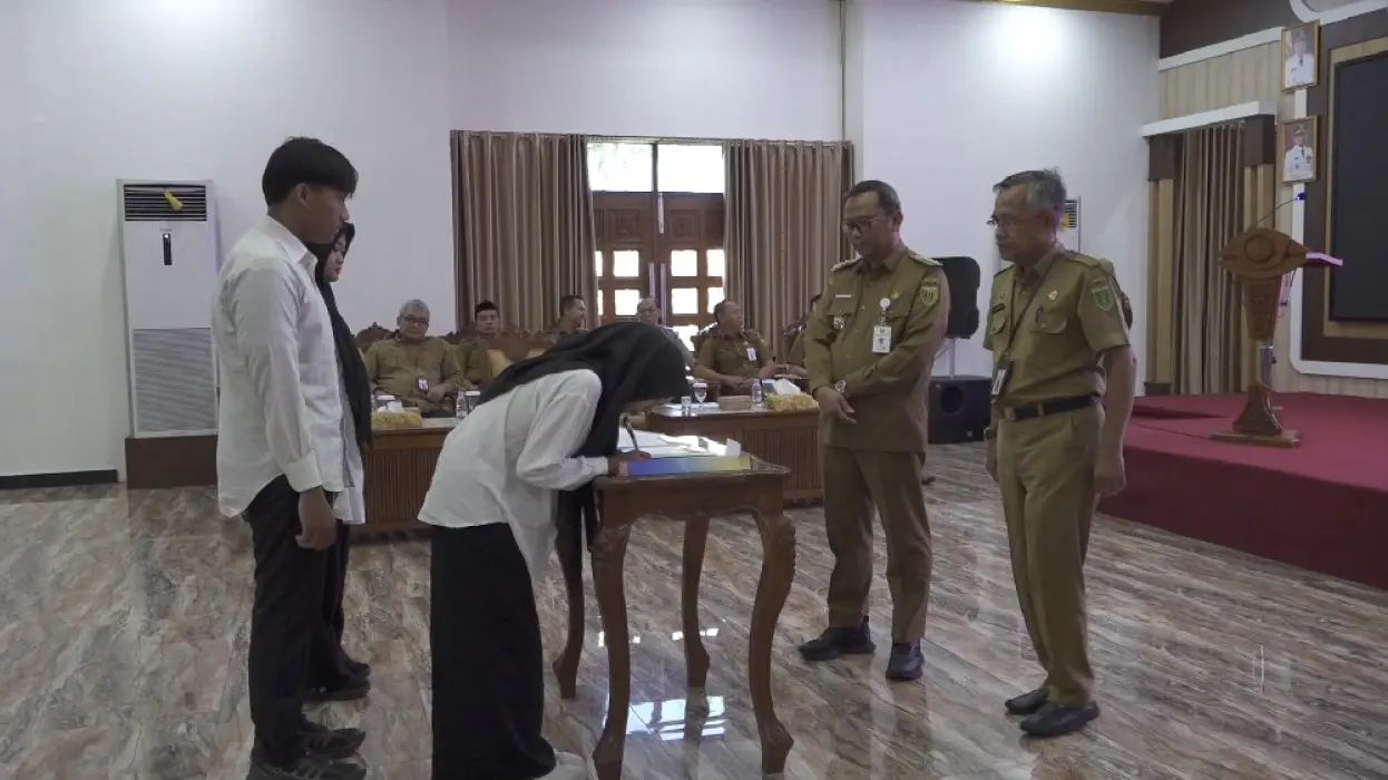 12 Penerima Beasiswa Tabalong Smart Teken Pakta Integritas, Siap Jalani Perkuliahan di Unper